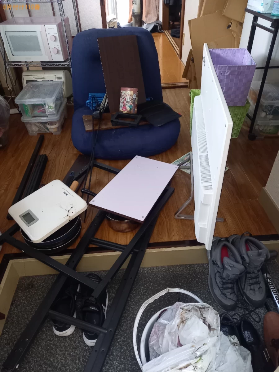 【船橋市】PCモニタ、カーペット、業務用机、椅子等の回収・処分